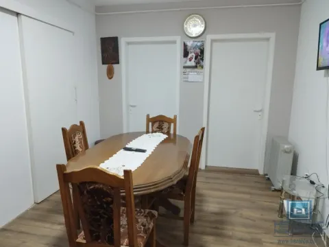 Prodaja, dvosoban stan, 56m², Centar, Jagodina