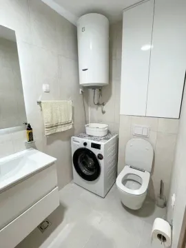 Izdavanje, dvosoban stan, 70m², Master Kvart, Podgorica - image 9