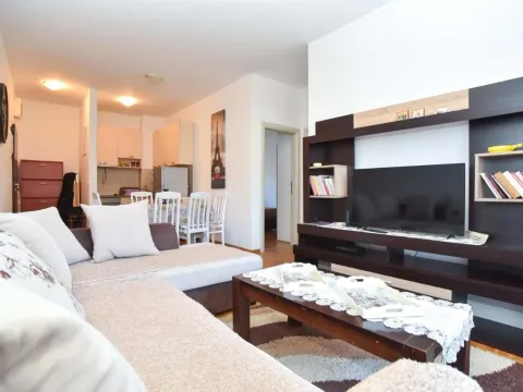 Izdavanje, dvosoban stan, 50m², Budva, Crna Gora - image 3