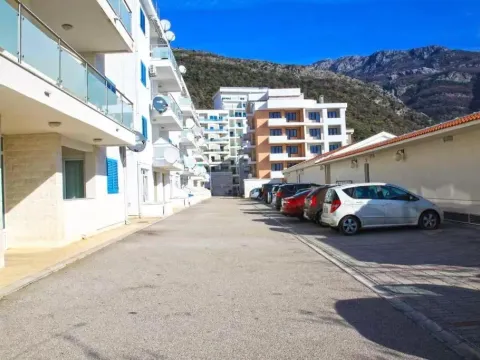 Izdavanje, jednosoban stan, 55m², Bečići, Budva - image 2