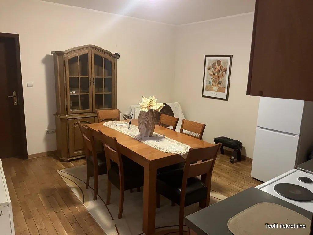 Izdavanje, trosoban stan, 81m², Surčin, Beograd