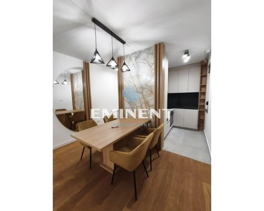 Izdavanje, trosoban stan, 65m², Čubura, Beograd