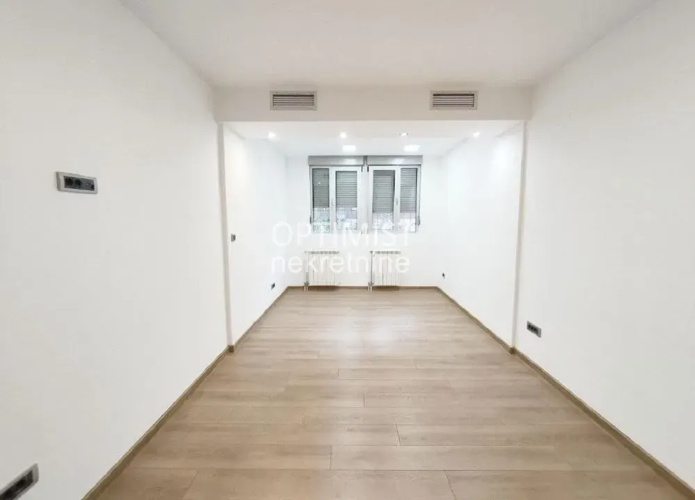 Prodaja, dvosoban stan, 70m², Filmski Grad, Beograd