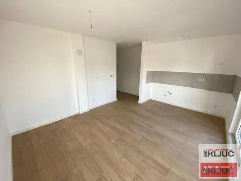 Prodaja, trosoban stan, 55m², Petrovaradin, Novi Sad - image 5