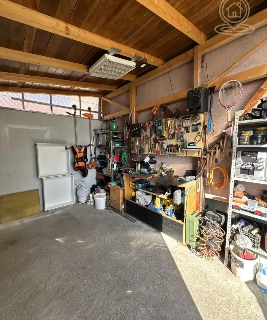 Prodaja, kuća, 200m², Mali Mokri Lug, Zvezdara Sve Podlokacije