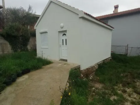 Prodaja, kuća, 26m², Šušanj, Bar