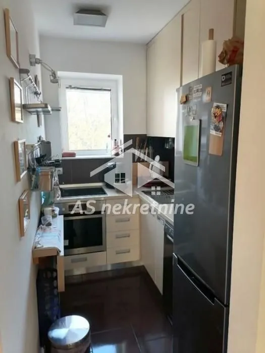 Rent, two bedroom apartment, 50m², Kalenić Pijaca, Vračar Sve Podlokacije