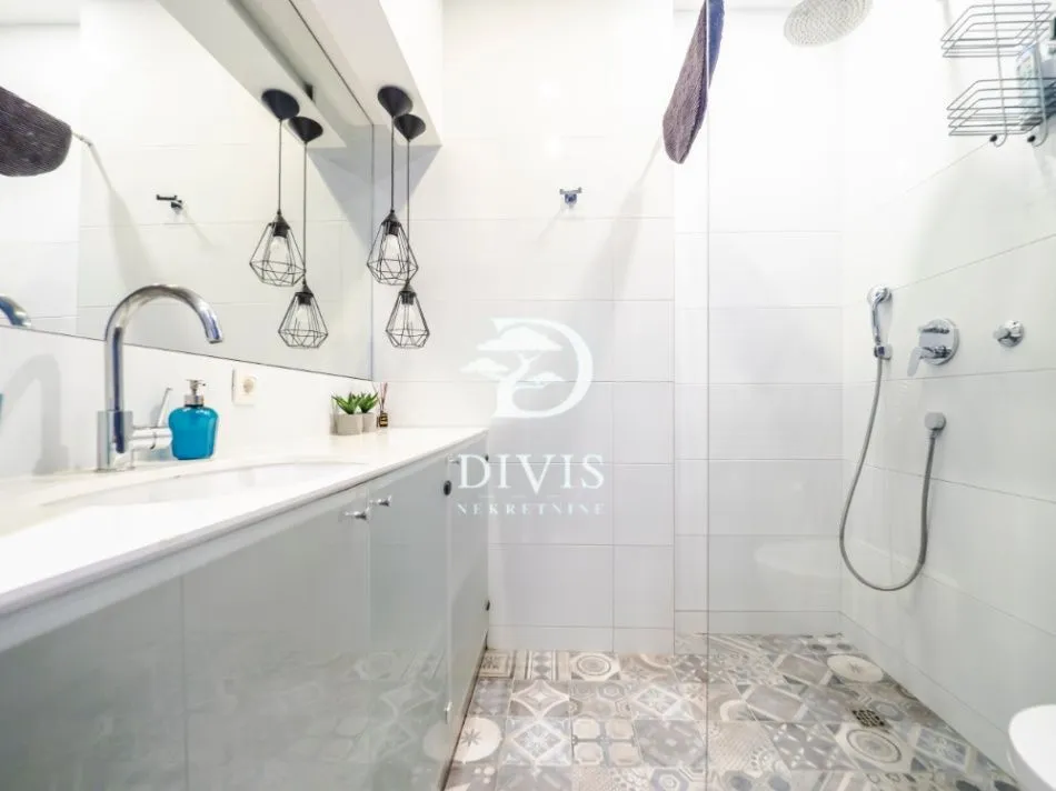 Sale, three bedroom apartment, 74m², Stari Grad, Beograd