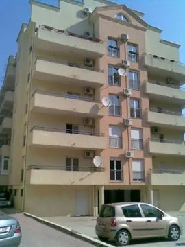 Izdavanje, jednosoban stan, 45m², Vezirov Most, Podgorica - image 2
