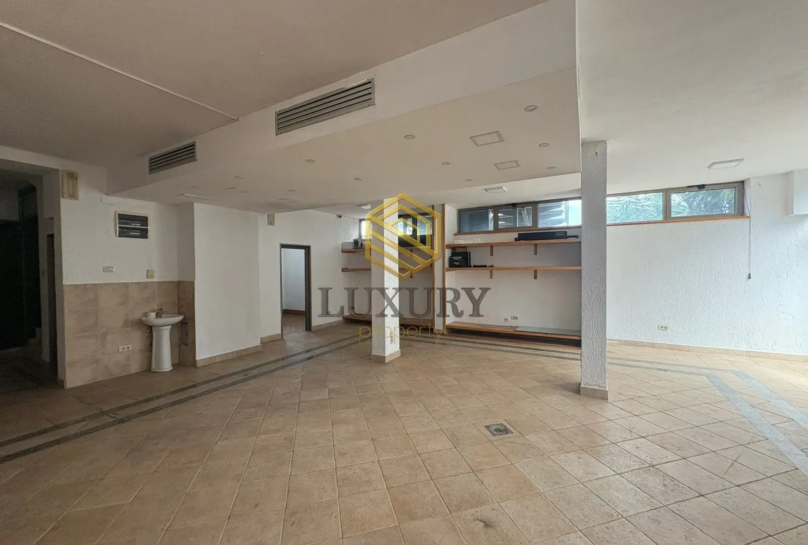 Rent, office space, 400m², Zabjelo, Podgorica