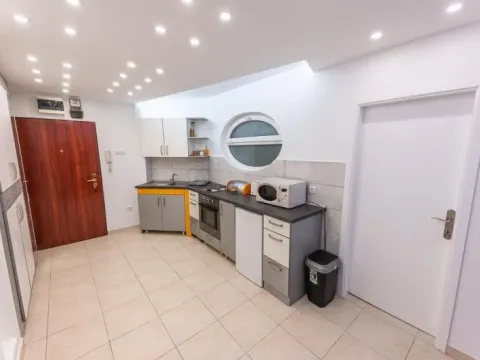 Izdavanje, jednosoban stan, 43m², Andrićev Venac, Beograd - image 6