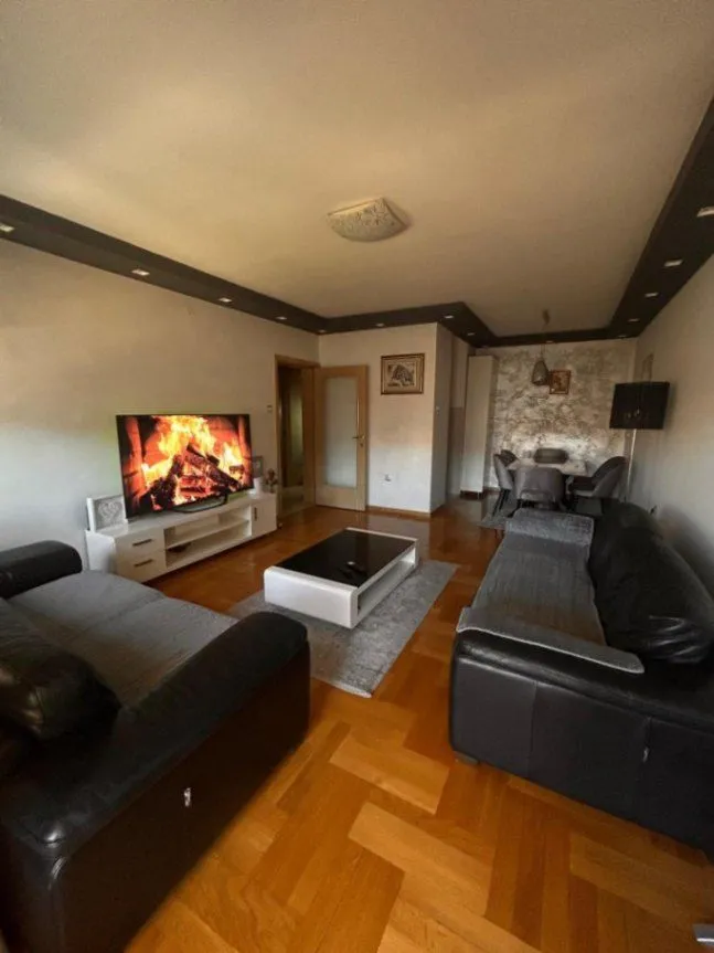 Izdavanje, dvosoban stan, 76m², Preko Morače, Podgorica