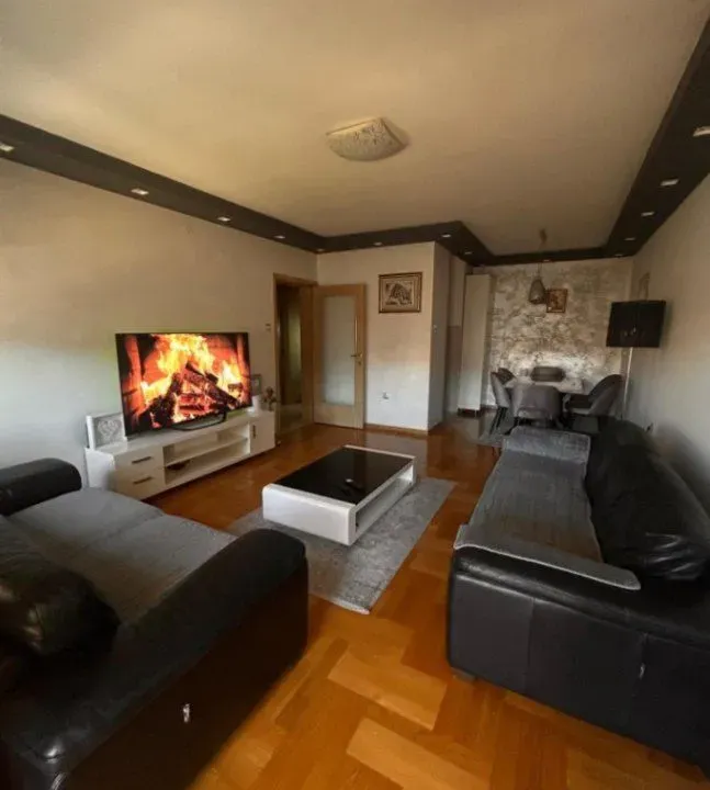 Izdavanje, dvosoban stan, 76m², Preko Morače, Podgorica