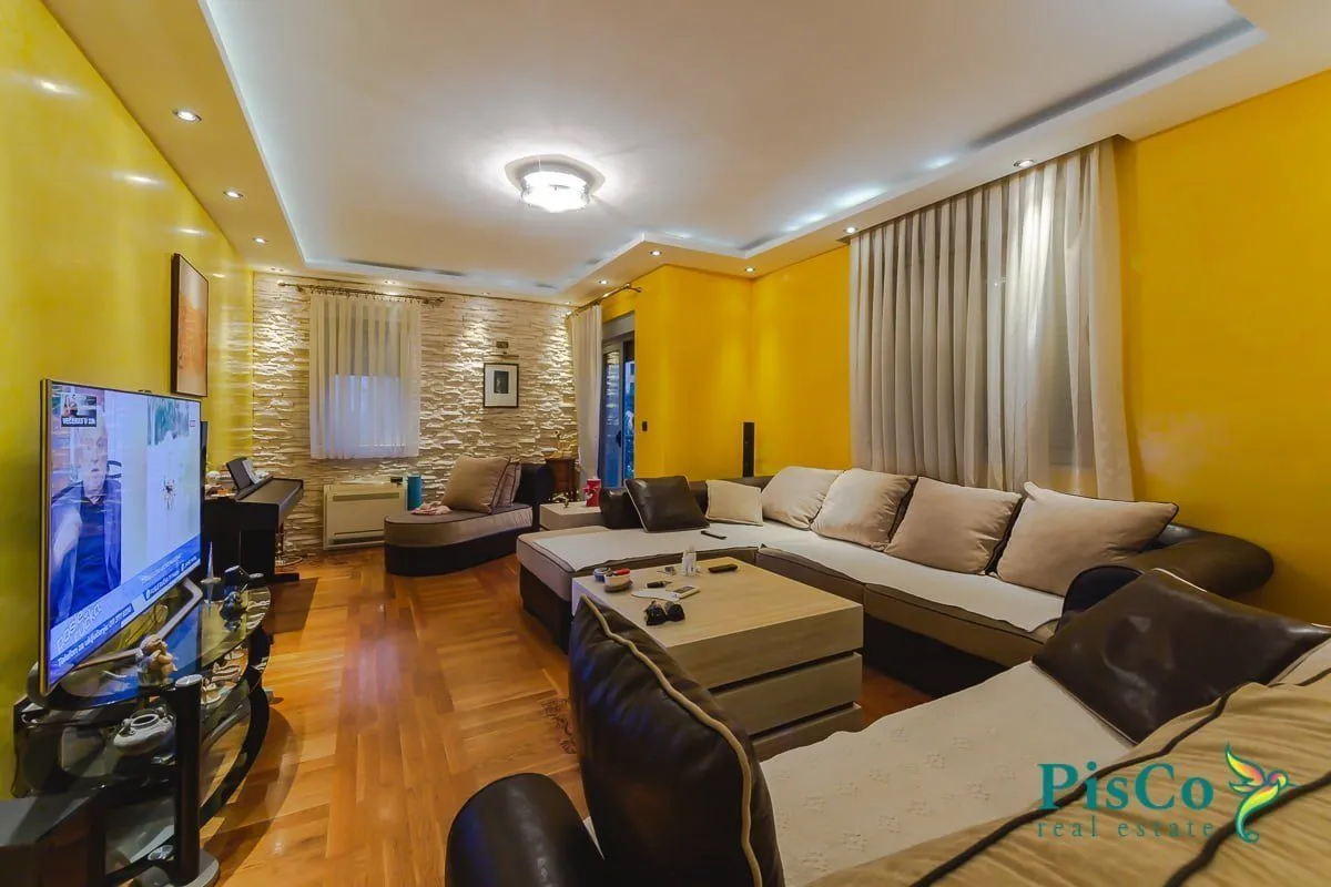 Prodaja, četvorosoban stan, 130m², Preko Morače, Podgorica