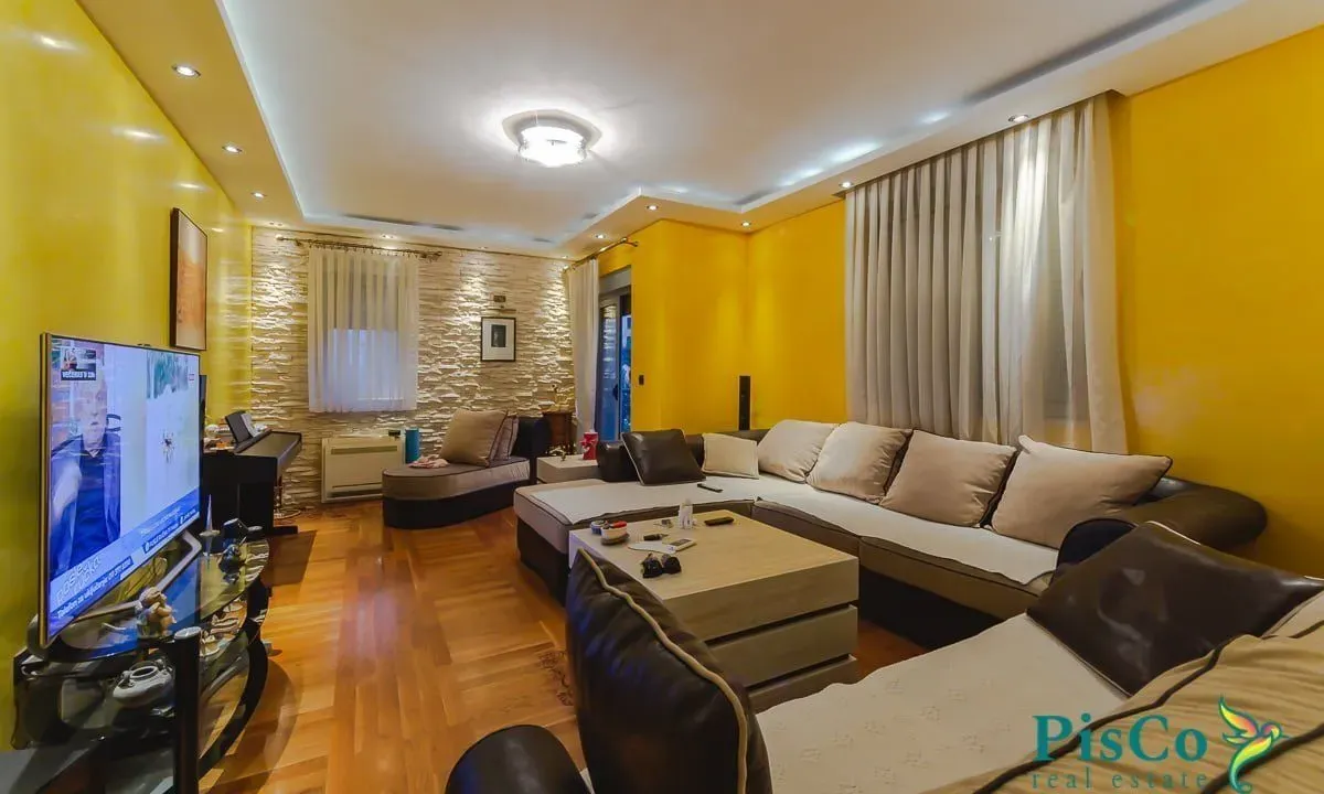 Prodaja, četvorosoban stan, 130m², Preko Morače, Podgorica