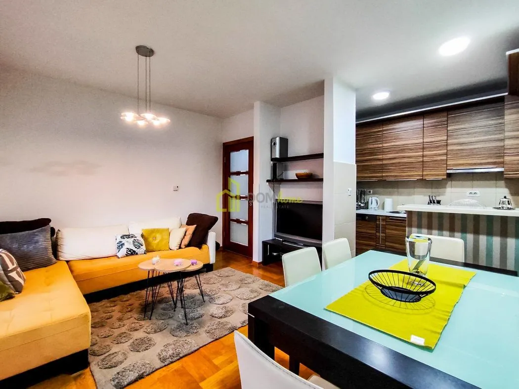 Izdavanje, dvosoban stan, 67m², Preko Morače, Podgorica