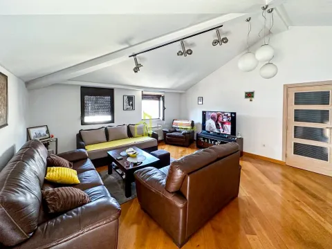 Prodaja, trosoban stan, 91m2, Blok 9, Podgorica Prodaja, trosoban stan, 91m2, Blok 9, Podgorica