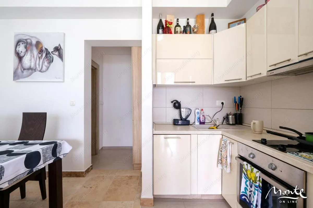 Prodaja, dvosoban stan, 68m², Kostanjica, Kotor