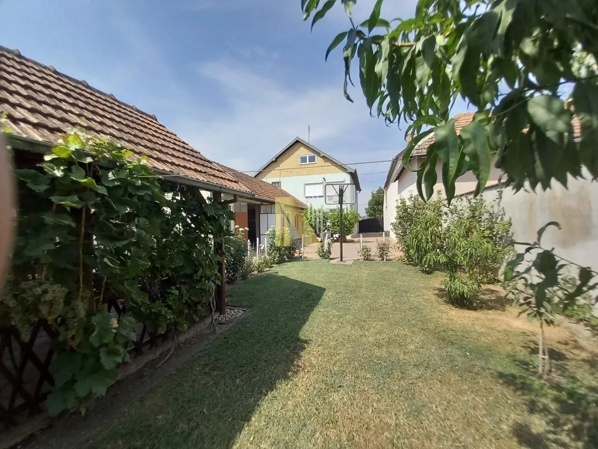 Prodaja, kuća, 272m², Bela Palanka, Srbija