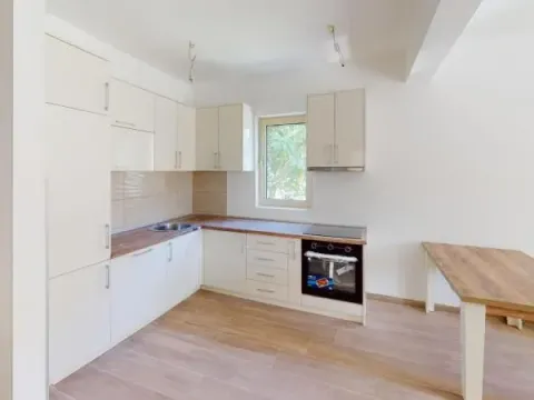 Prodaja, dvosoban stan, 68m², Tivat, Crna Gora - image 2