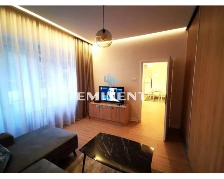 Rent, two bedroom apartment, 51m², Savski Venac, Beograd