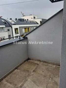 Pogled sa balkona na okolne zgrade i naselje. - image 4