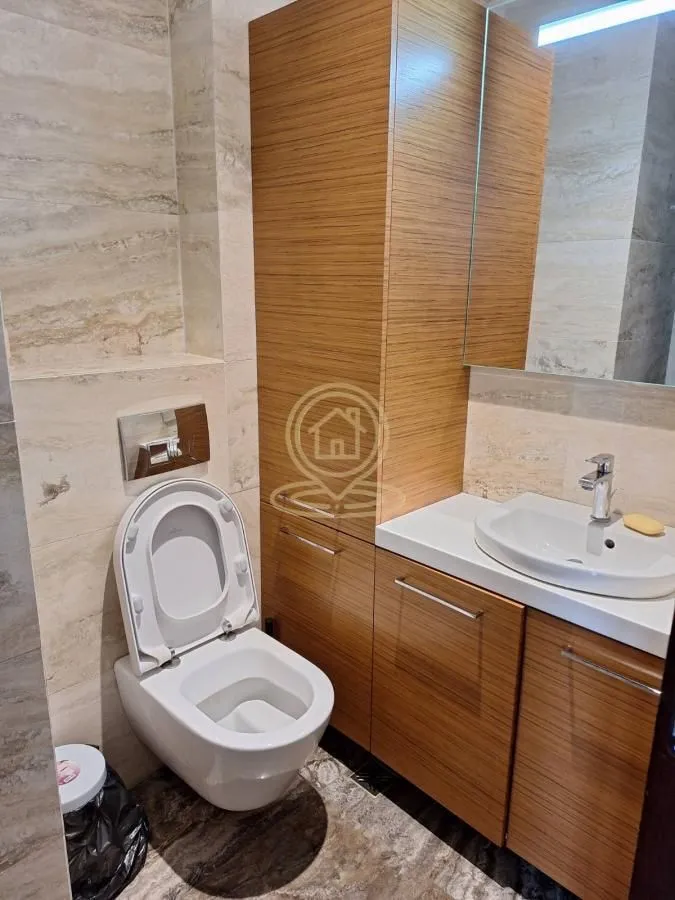 Izdavanje, trosoban stan, 103m², Vračar Hram, Vračar Sve Podlokacije