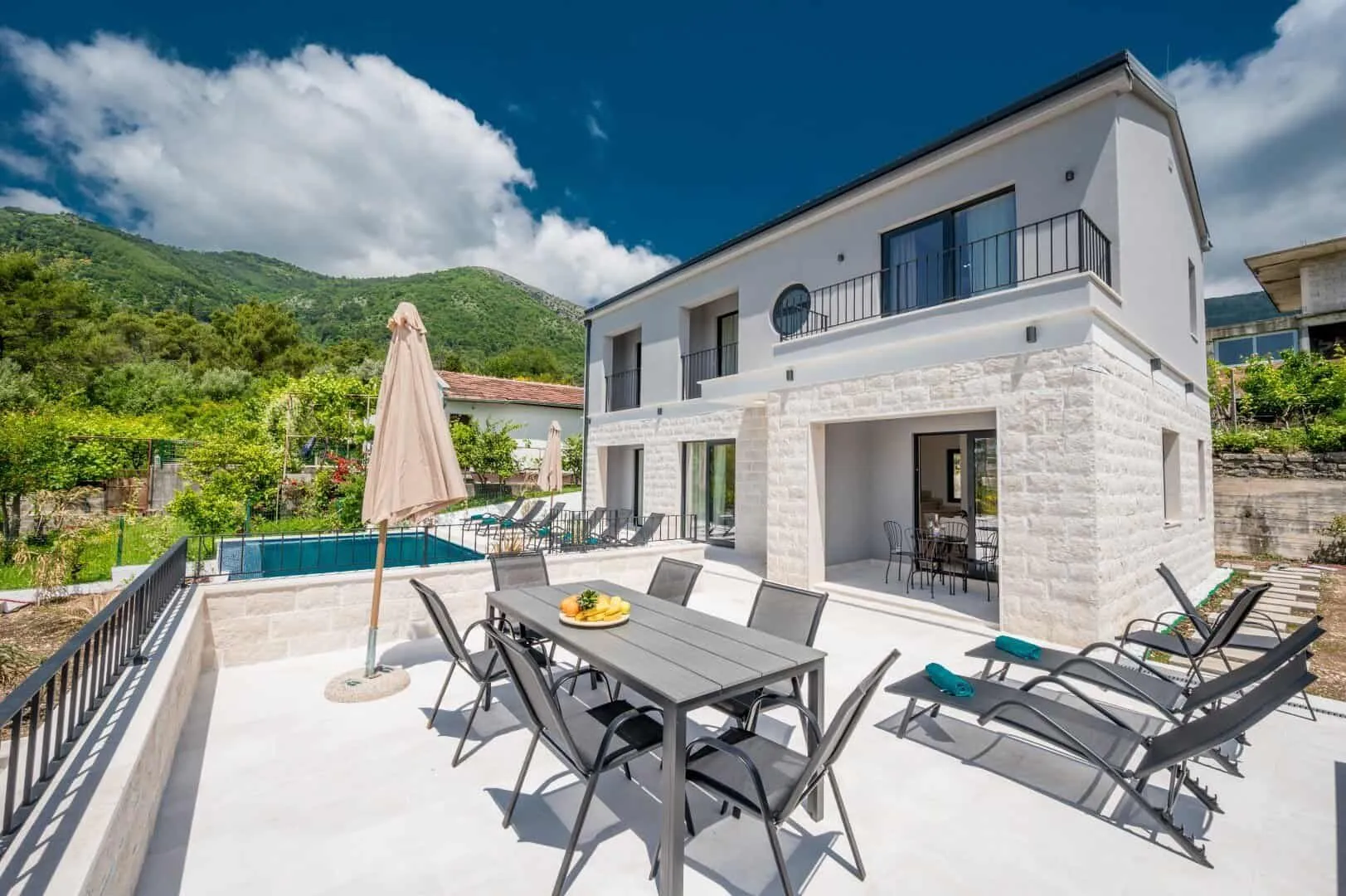 Prodaja, kuća, 250m², Mrčevac, Tivat