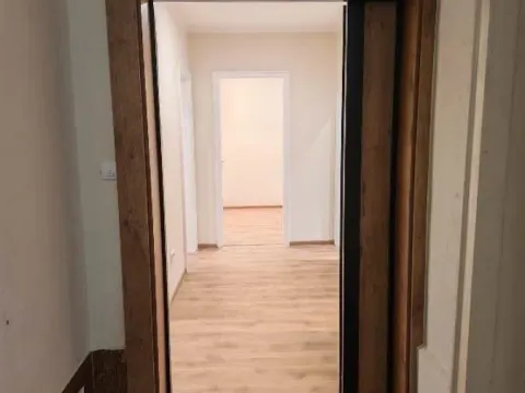 Izdavanje, trosoban stan, 70m², Savski Venac, Beograd - image 12