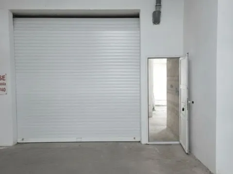 Izdavanje, poslovni prostor, 170m², Pobrežje, Podgorica - image 4