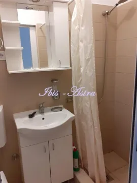 Izdavanje, trosoban stan, 59m², Vračar Centar, Vračar Sve Podlokacije - image 12