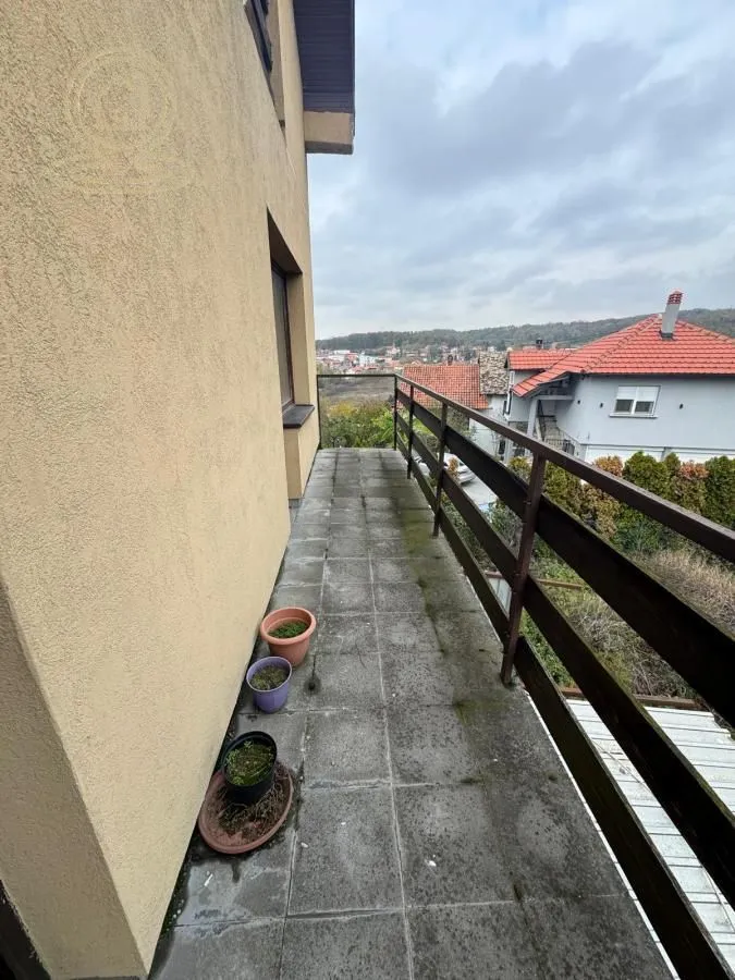 Prodaja, kuća, 270m², Voždovac Sve Podlokacije, Beograd