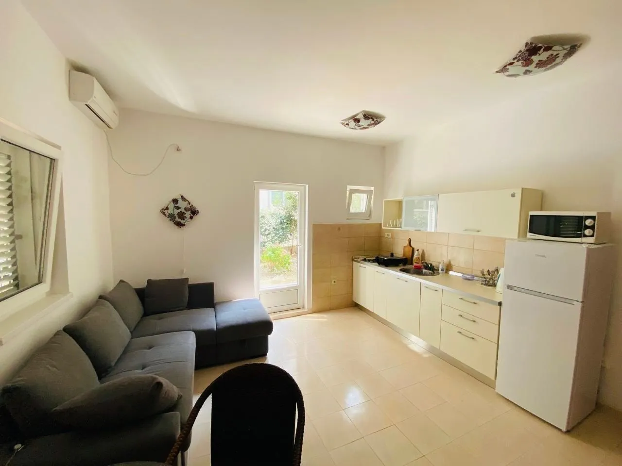Sale, one bedroom apartment, 38m², Petrovac, Budva