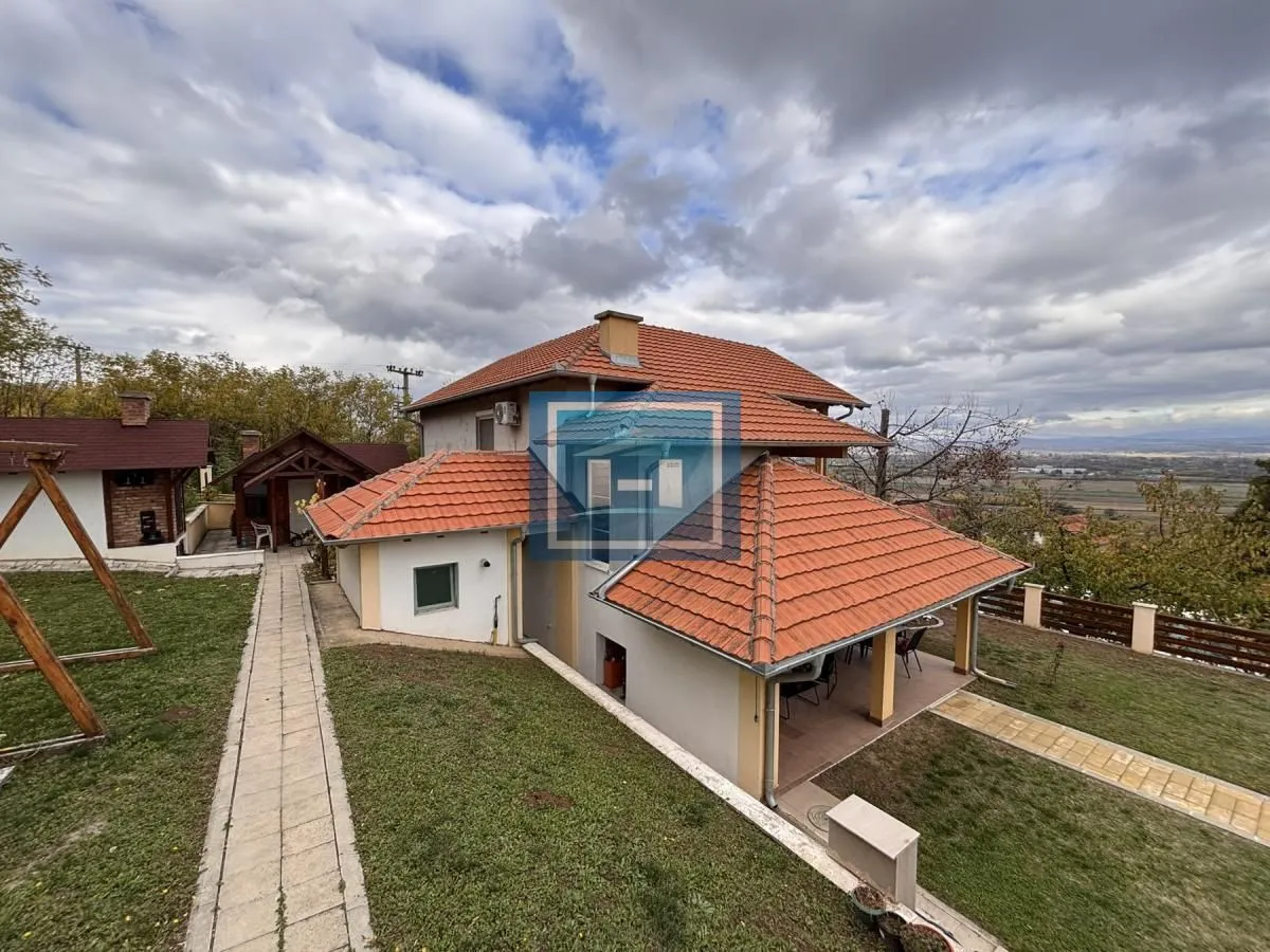Prodaja, kuća, 220m², Đurđevo brdo, Jagodina