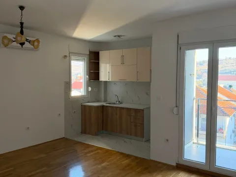 Prodaja, dvosoban stan, 48m², Dalmatinska ulica, Podgorica - image 4