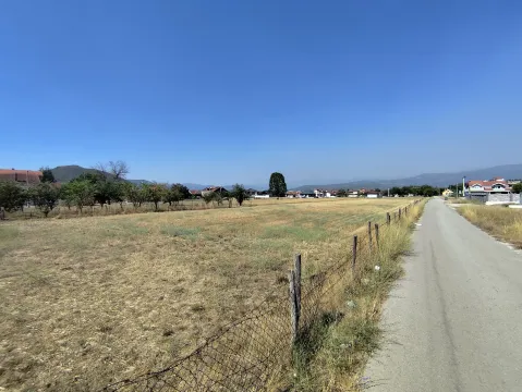 Pogled na zemljište i okolinu pored asfaltnog puta. - image 3