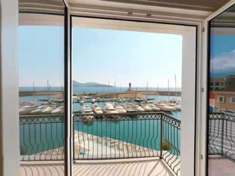 Sale, one bedroom apartment, 74m², Luštica Bay, Tivat - image 5