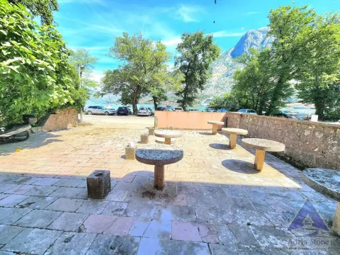 Prodaja, poslovni prostor, 77m2, Škaljari, Kotor Prodaja, poslovni prostor, 77m2, Škaljari, Kotor