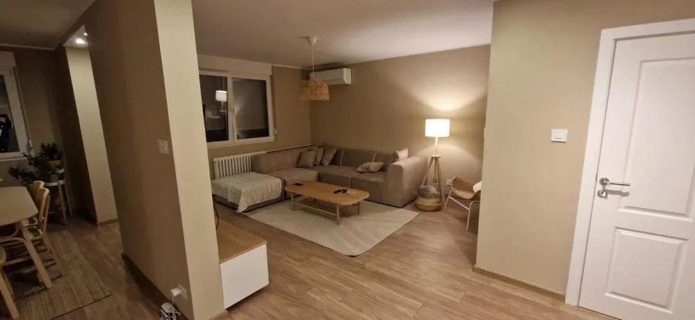 Izdavanje, trosoban stan, 86m², Novi Beograd Blok 63, Novi Beograd Sve Podlokacije