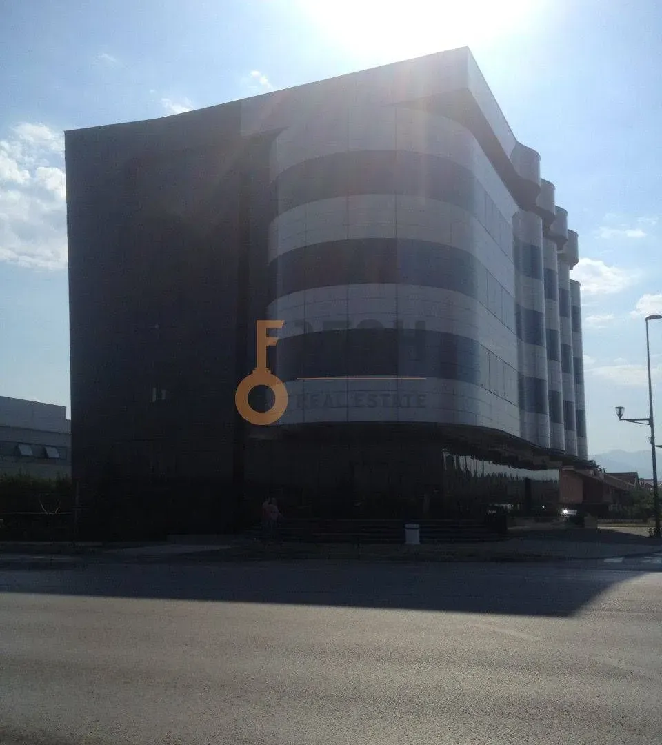 Sale, office space, 3500m², Stari Aerodrom, Podgorica