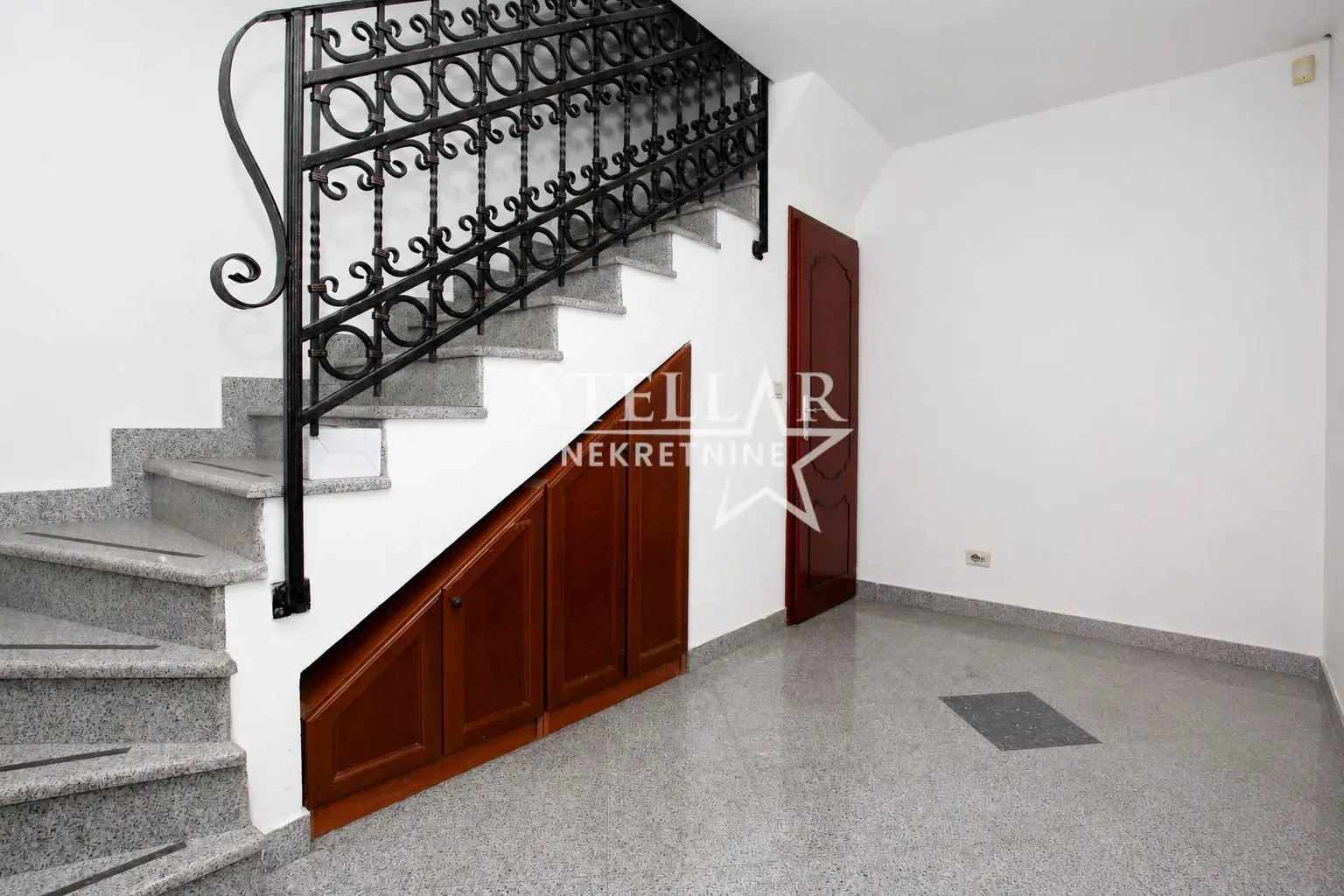 Rent, office space, 53m², Pobrežje, Podgorica