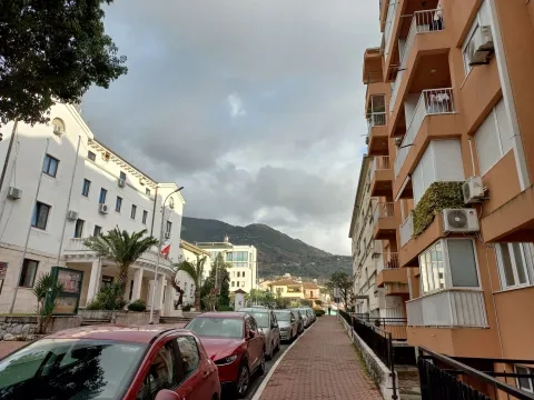 Rent, studio apartment, 30m², Centar, Tivat - image 9