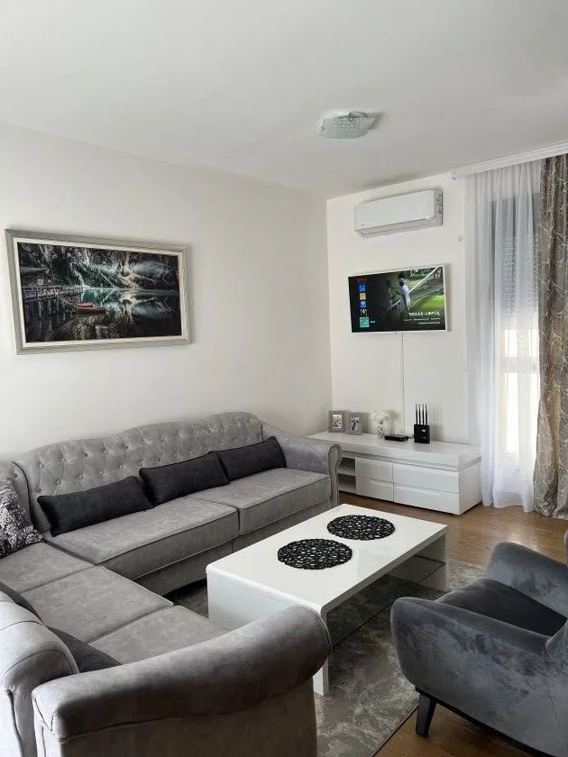 Rent, one bedroom apartment, 50m², Tivat, Crna Gora