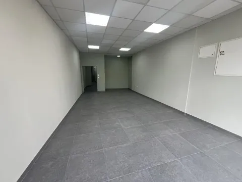 Prodaja, poslovni prostor, 154m², Centar, Jagodina - image 1