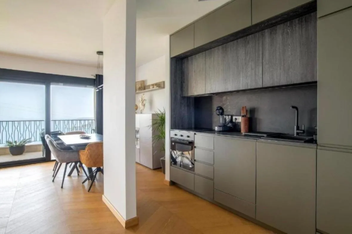 Prodaja, trosoban stan, 90m², Blizikuće, Budva
