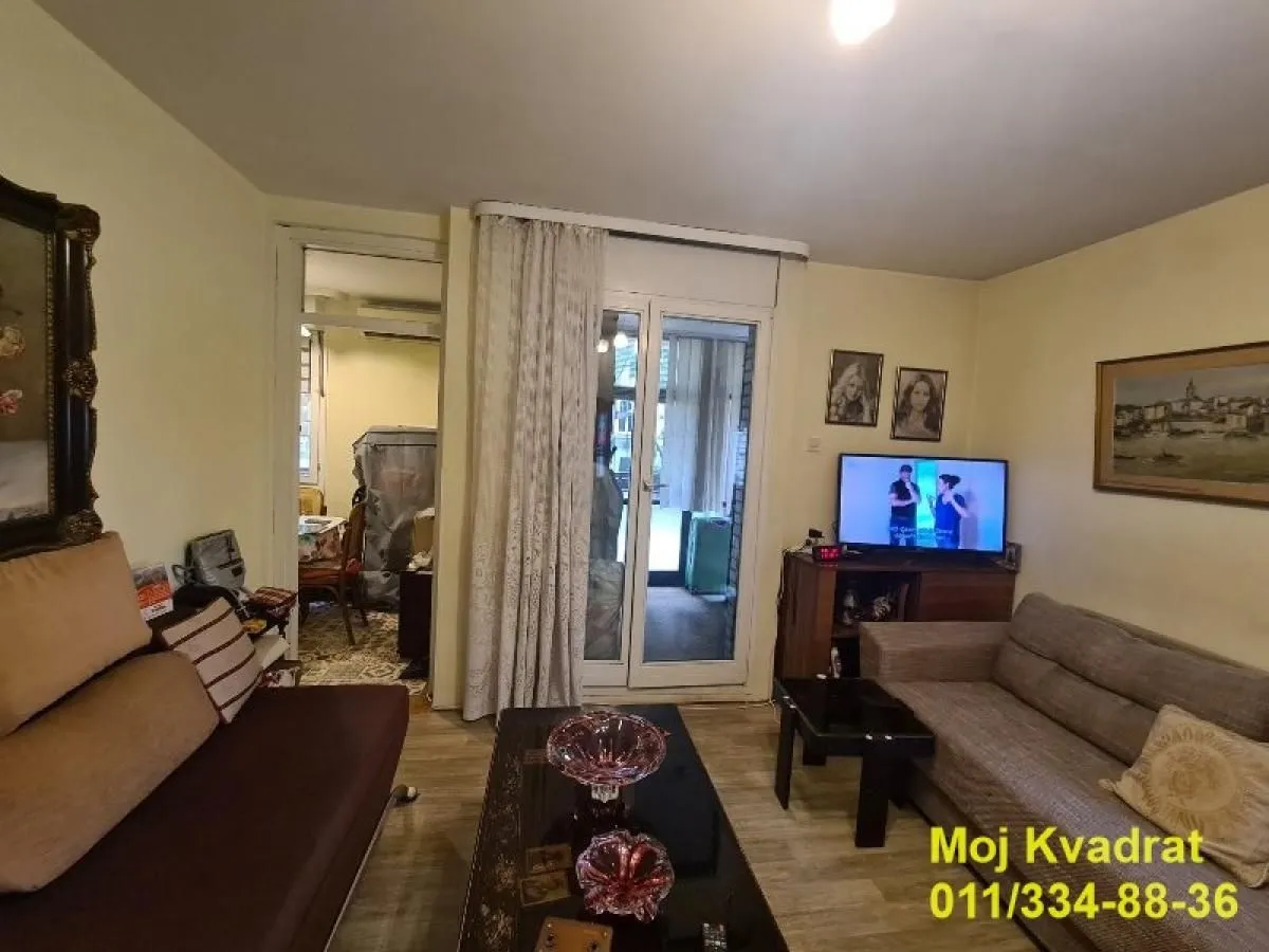 Sale, two bedroom apartment, 58m², Kalenić Pijaca, Vračar Sve Podlokacije
