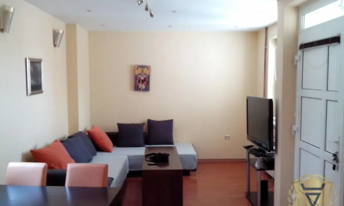 Izdavanje, trosoban stan, 94m², Savski Venac, Beograd