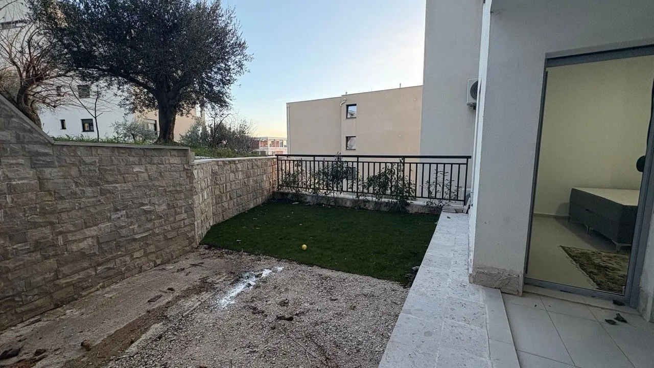 Prodaja, jednosoban stan, 76m², Tivat, Crna Gora