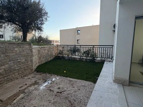 Prodaja, jednosoban stan, 76m², Tivat, Crna Gora - image 9