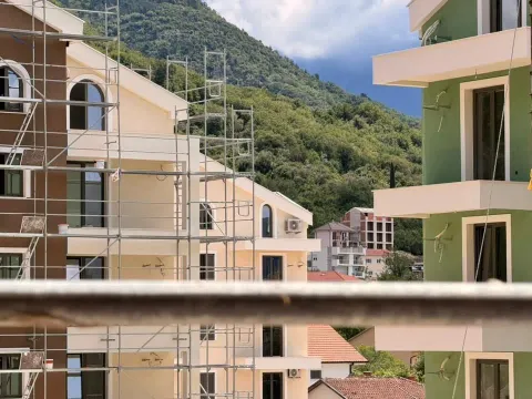 Prodaja, dvosoban stan, 65m², Tivat, Crna Gora - image 1